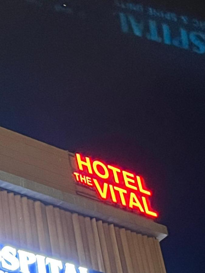Hotel The Vital 수라트 외부 사진